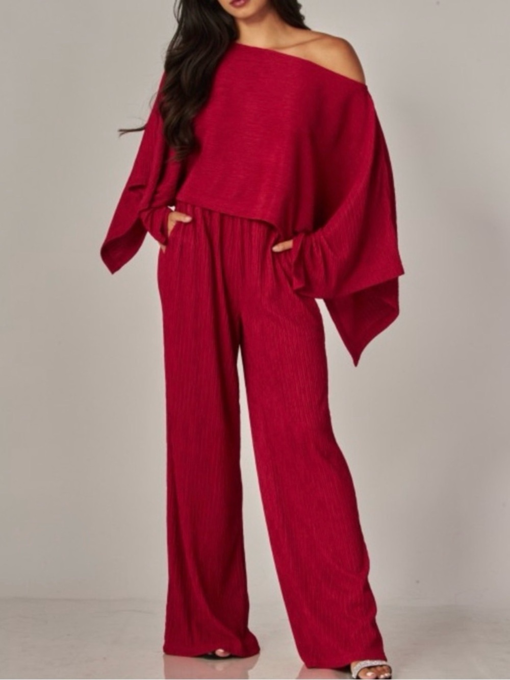 LOVE POEM LOS ANGELES CRINKLE PLISSE MOTIF CAPE KIMONO SILHOUETTE ENSEMBLE